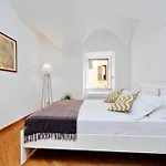 Clementina Charme - My Extra Apartment