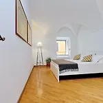 Clementina Charme - My Extra Apartment
